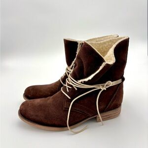Eric Michael Cream Wool Lined Footwear